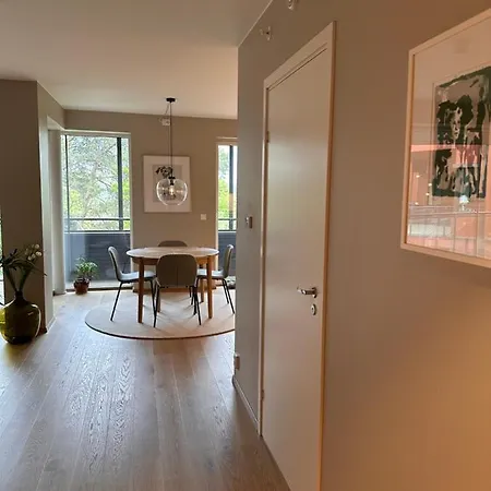 Apartment Ny Og Flott Leilighet I